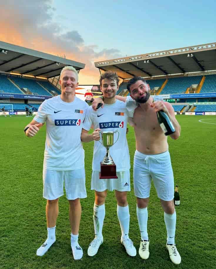 TOM GARRATT VIDEO leaked (2)